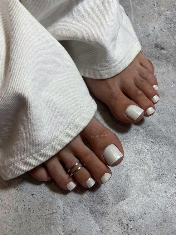 Imagen numero 1 del servicio Pedicure con esmaltado permanente
