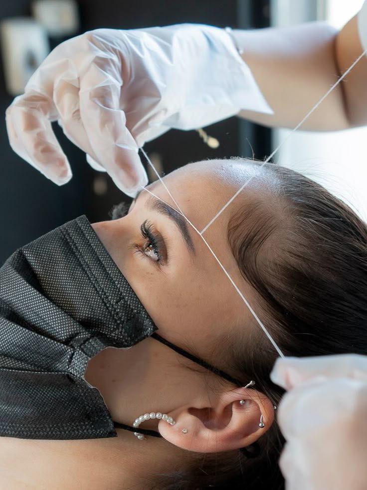 Imagen numero 1 del servicio Perfilado de  Cejas con hilo