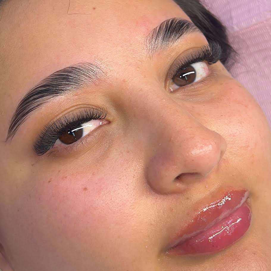 Imagen numero 2 del servicio Laminado de cejas