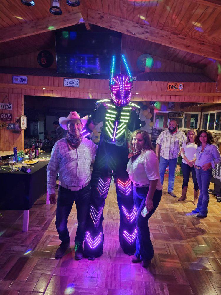 Imagen numero 3 del servicio Robot LED gigante show