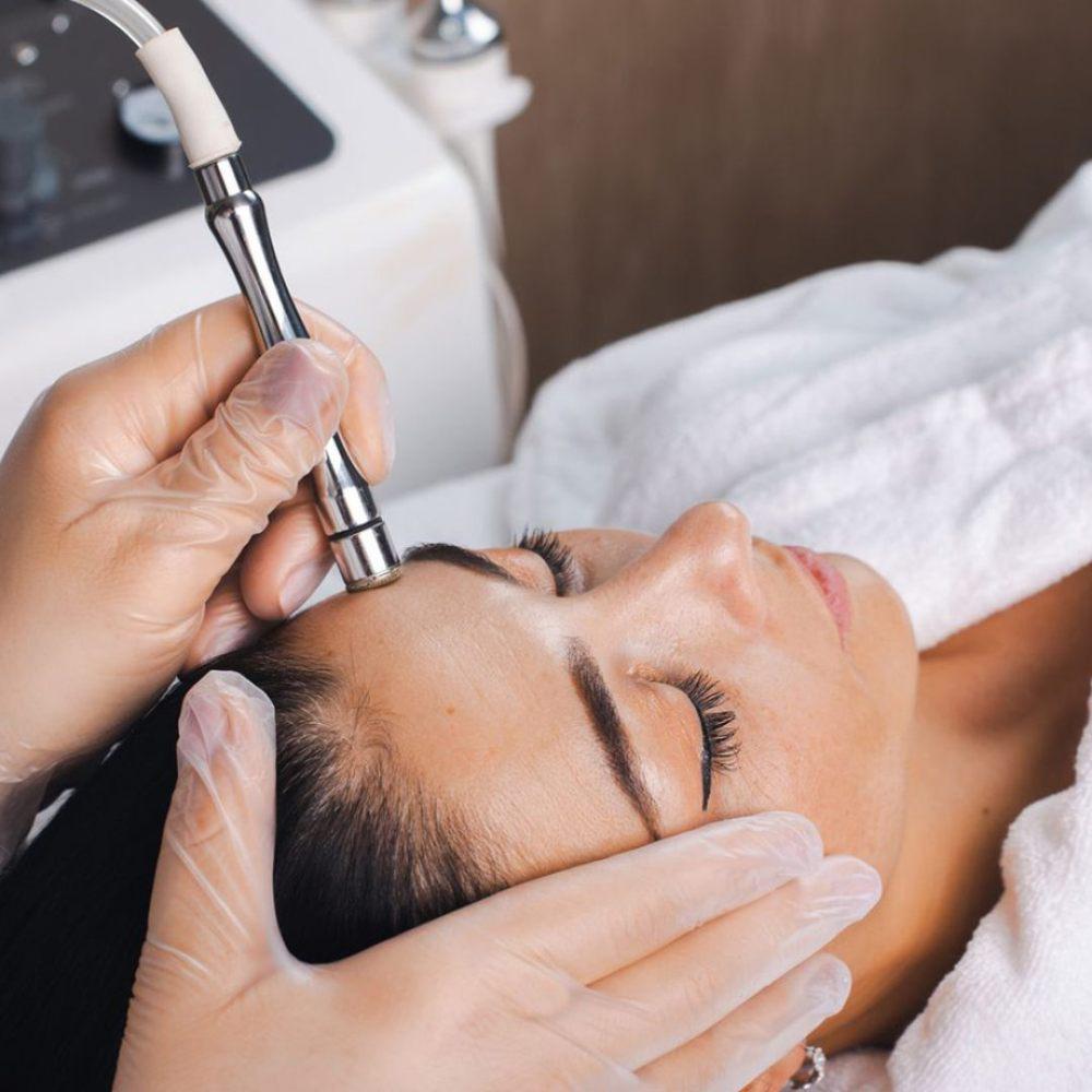 Imagen numero 1 del servicio Limpieza Facial Básica con Aparatología