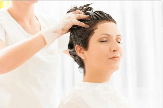 Imagen numero 2 del servicio Aplicación de tintura en cabello largo ¡Trae tu propio tinte!