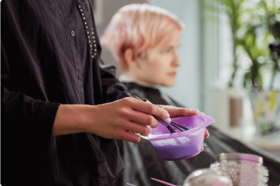 Imagen numero 3 del servicio Aplicación de tintura en cabello corto ¡Trae tu propio tinte!