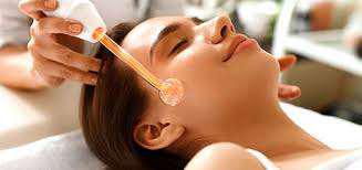 Imagen numero 2 del servicio Limpieza Facial Profunda con aparatología y principios activos según el tipo de piel.